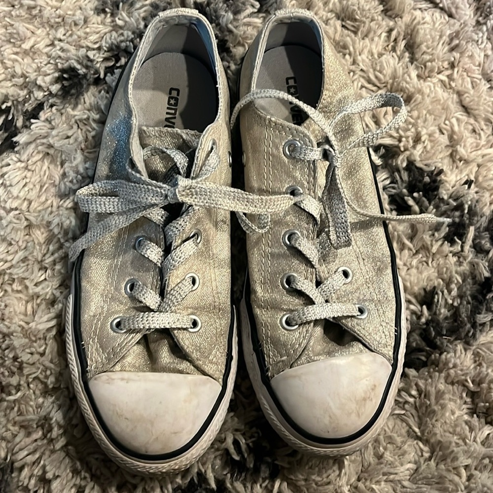 GIRLS SPARKLY  SILVER CONVERSE SIZE 3